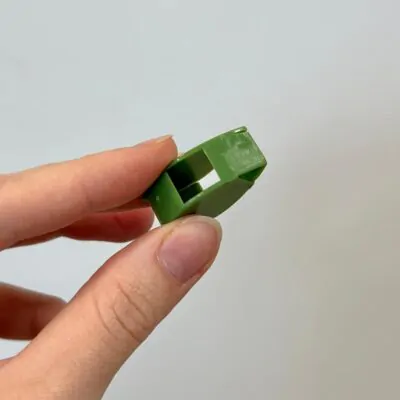 uchytky na stenu pre tahave rastliny izbove