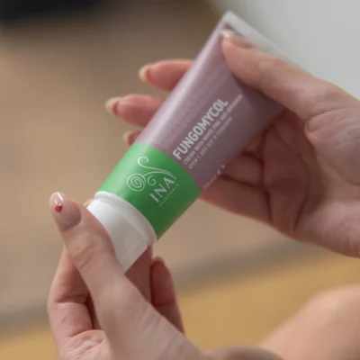 InaEssentials – Krém Fungomycol na plesne nechtov a suchú, popraskanú pokožku 75 ml InaEssentials Krém Fungomycol na plesne nechtov a suchú, popraskanú pokožku