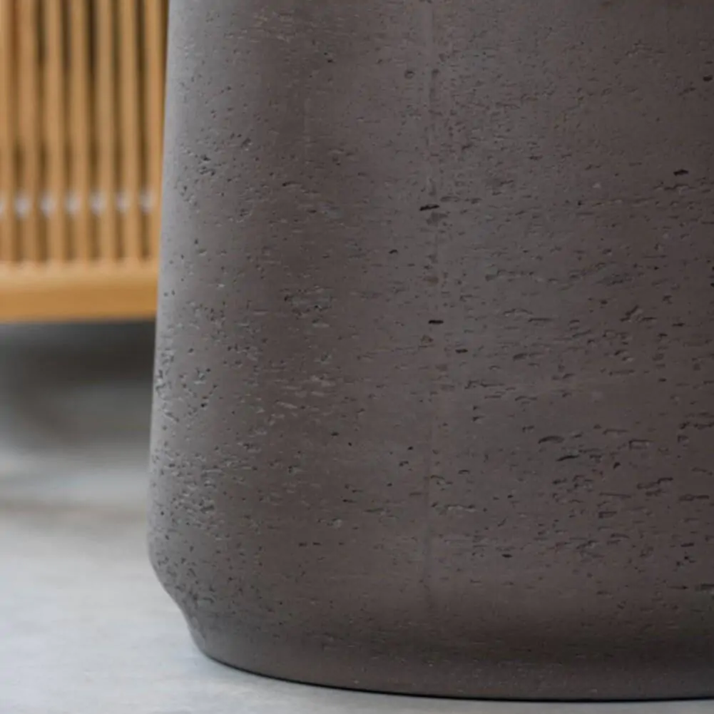 Kvetináč Patt black washed kvetinac patt black washed cierny antracitovy betonovy kvetinac