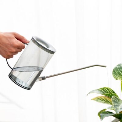 Krhlička 1 l sivá stylova seda krhlicka na polievanie s nerezovym hrdlom 1 liter