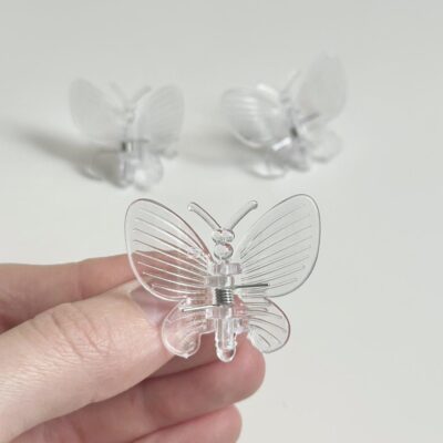 priehladne klipy na uchytenie rastlin stipce na kvety motyl