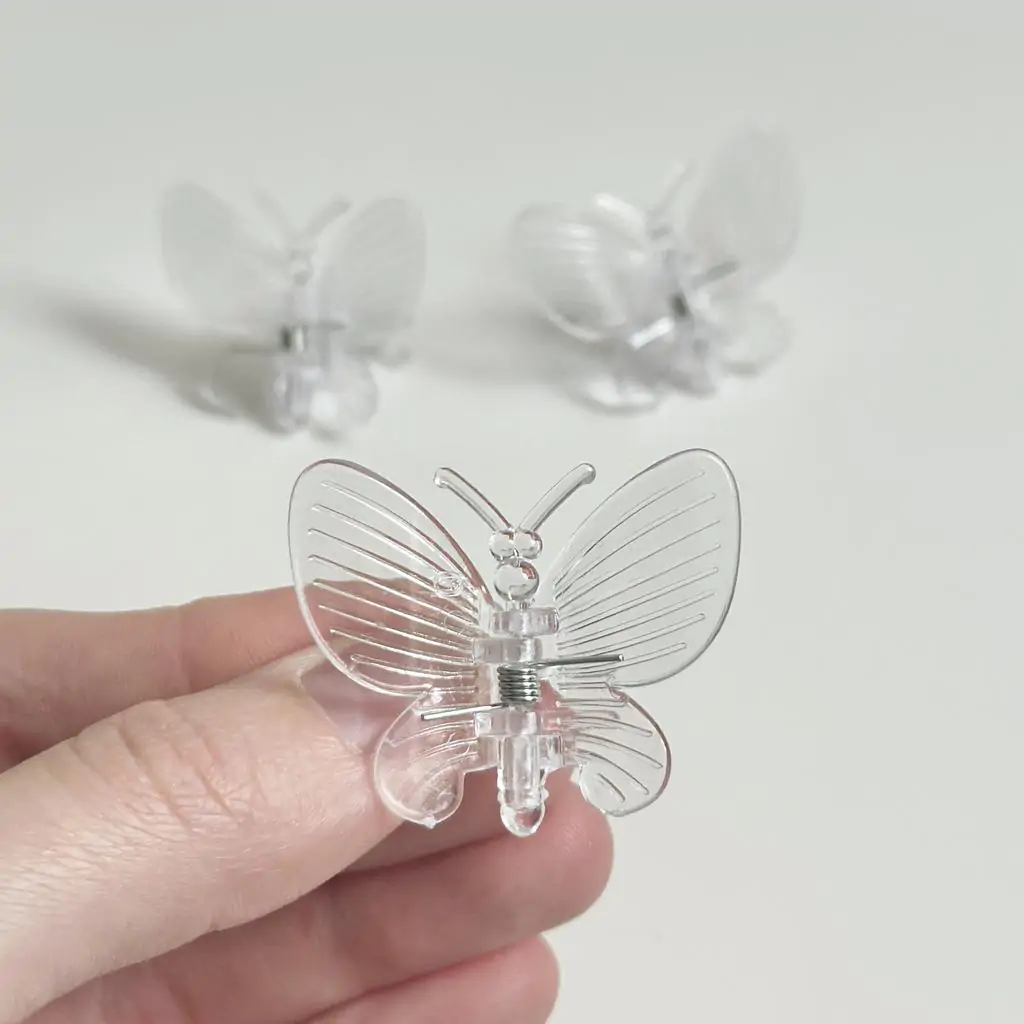 Priehľadné klipy na uchytenie rastlín motýľ 3 ks Priehľadné klipy na uchytenie rastlín motýľ 3 ks