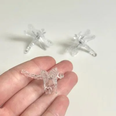 Priehľadné klipy na uchytenie rastlín vážka 3 ks priehladne klipy na uchytenie rastlin stipce na kvety vazka