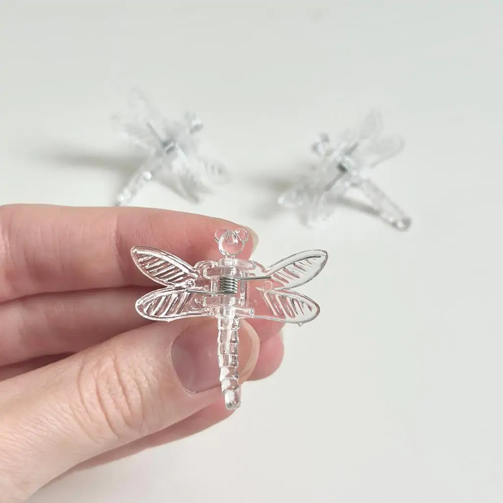 Priehľadné klipy na uchytenie rastlín vážka 3 ks Priehľadné klipy na uchytenie rastlín vážka 3 ks